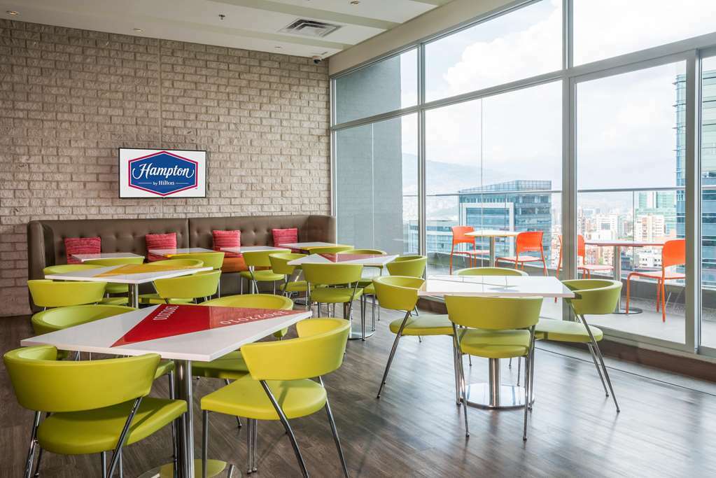 Hampton By Hilton Lima San Isidro Hotel Restaurant photo