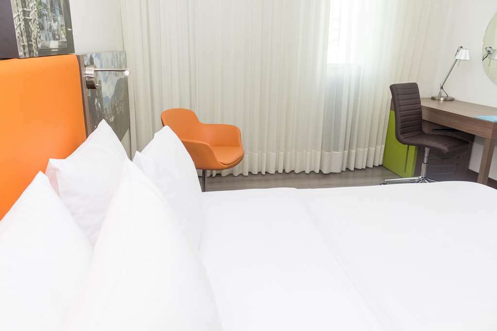 Hampton By Hilton Lima San Isidro Hotel Room photo